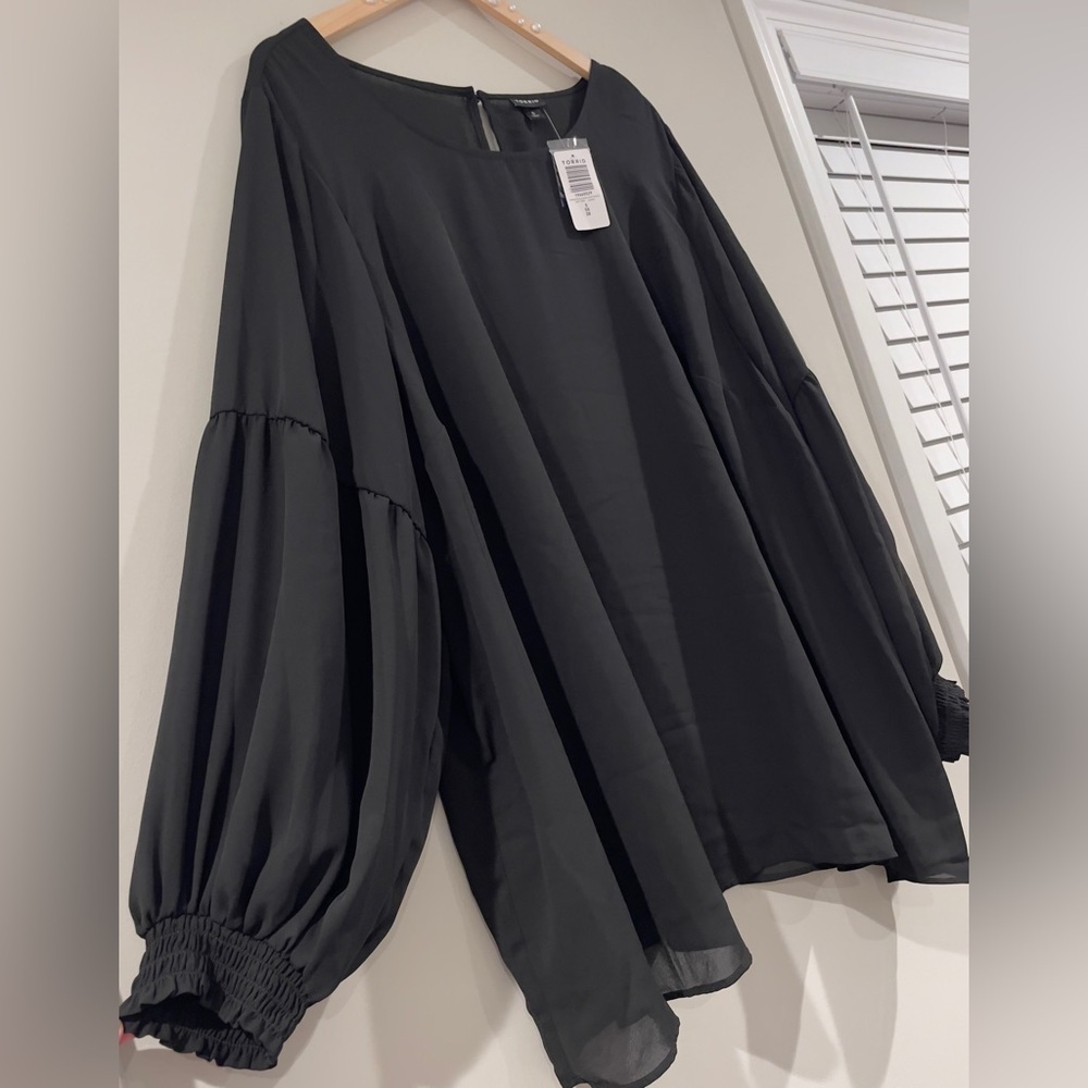 Torrid Georgette Blouson Sleeve Blouse Black 5X/28W, Corporate Goth Officewear - Picture 6 of 8